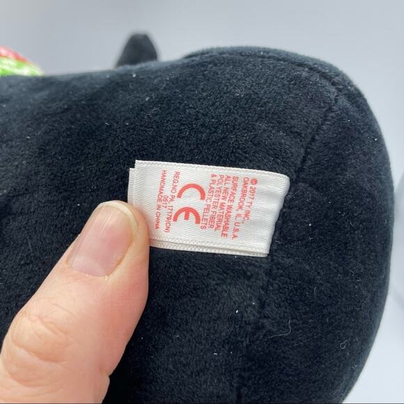 TY Bennie Stuffy Penguin Wearing Winter Cap - Picture 5 of 7